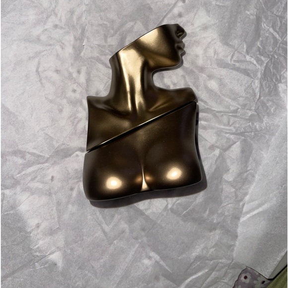 Billie Eilish Perfume - Picture 8 of 9